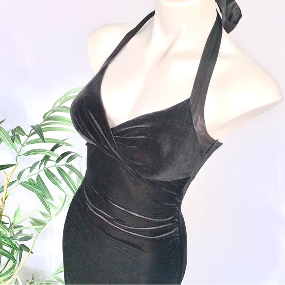 v i n t a g e :: Gorgeous Black Velvet Corset Tie Halter Maxi Dress - Picture 2 of 14